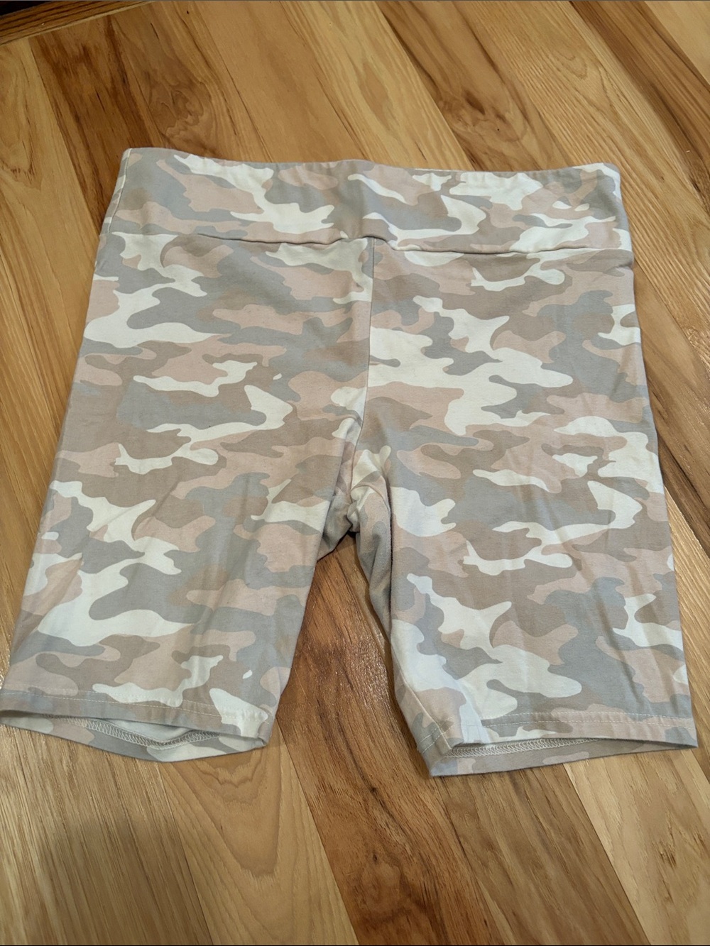 wild fable Neutral Camo High-Rise Bike Shorts - Beige, Cream, Light Gray